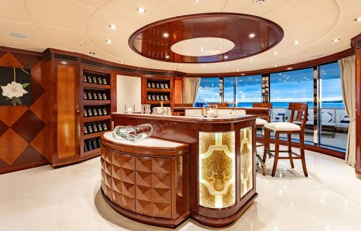 Charter yacht IRON BLONDE interior wet bar
