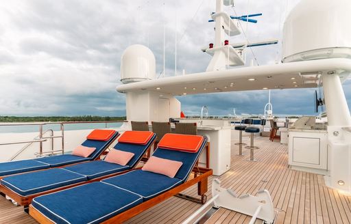 Charter yacht ALTA sun loungers