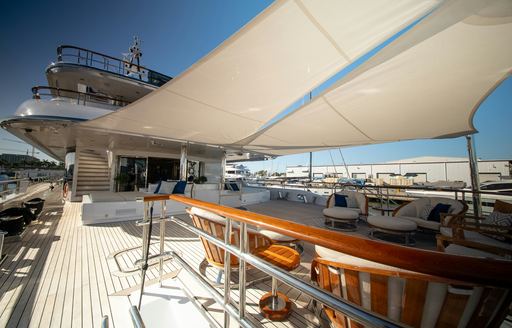 Charter yacht LUDZIE exterior deck space