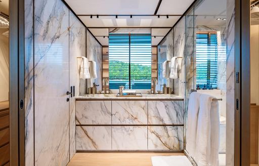 Super yacht charter LA LA LAND en suite