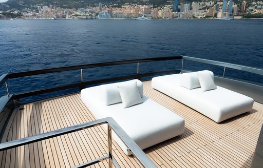 Charter yacht L'AS BLEU sun pads