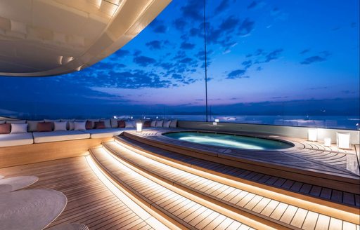 Jacuzzi at night time on superyacht SAVANNAH