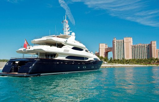 stern of motor yacht SIMA cruising on charter