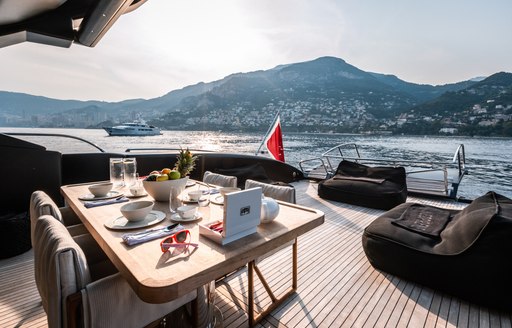 Alfresco dining on charter yacht NEOPRENE