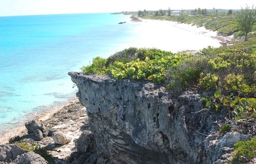 Roccky outcrop on Ten Bay Beach
