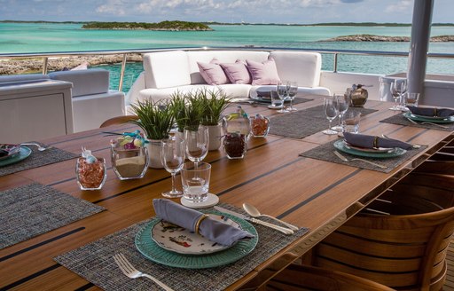 Alfresco dining onboard MY dream