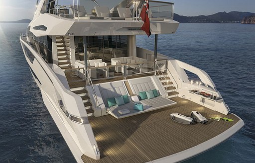 Beach club on board charter yacht QUID NUNC