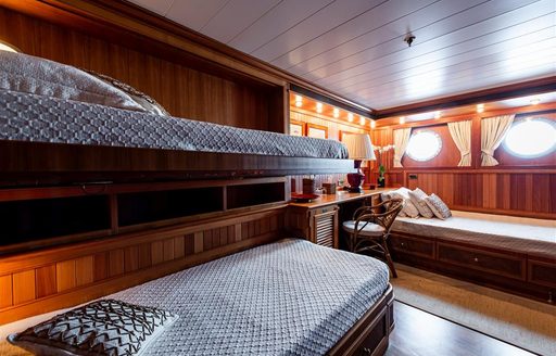 Triple cabin on board charter yacht BLEU DE NIMES