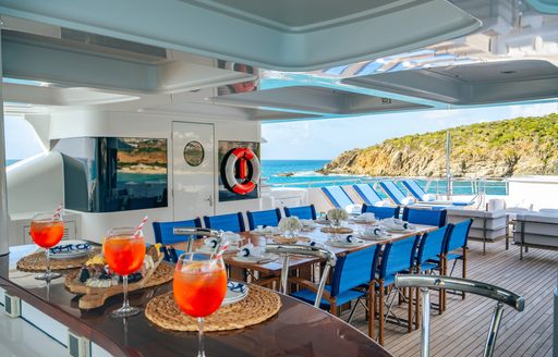 Charter yacht VICTORIA DEL MAR alfresco dining area