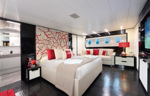 superyacht KOJI master suite