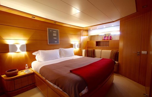 master suite of luxury yacht panthours