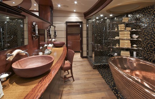 Superyacht USHER main en suite