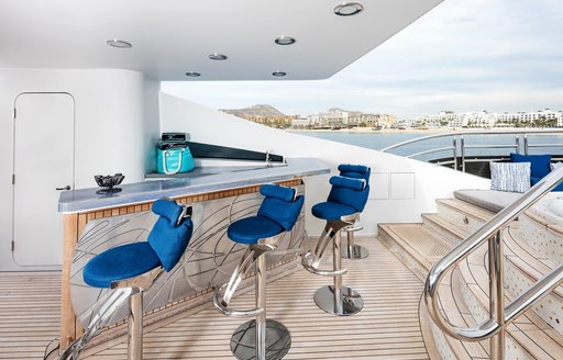 bar on luxury superyacht tsumat