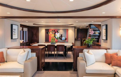 main salon superyacht safira 