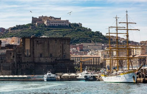 Castel Nuovo Naples boat