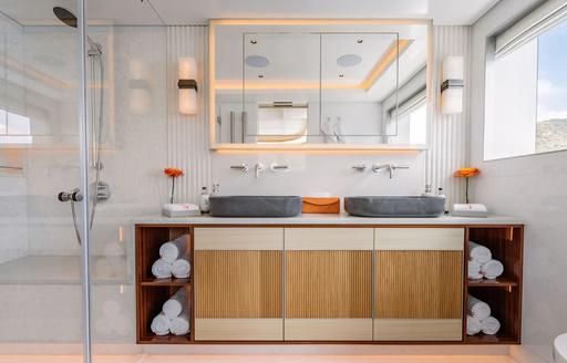 Charter yacht AD ASTRA ensuite