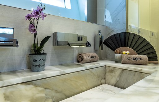 Marble style sink on motor yacht Cinquanta 50