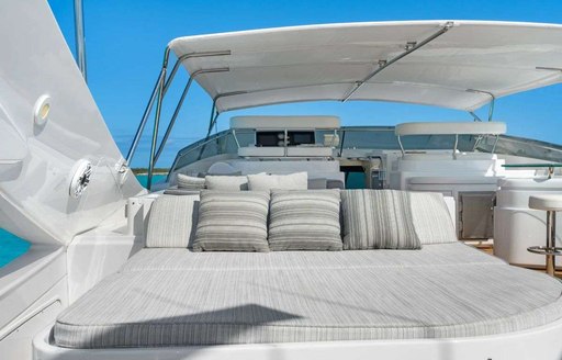 Charter yacht MAMBO sun pads
