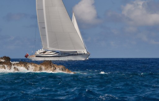 St Barths Bucket Regatta yacht rounding corner