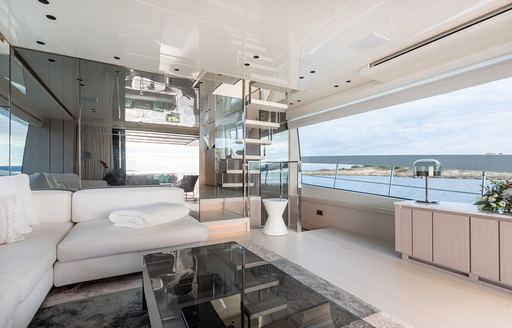 Interiors onboard boat charter CLOUD IX