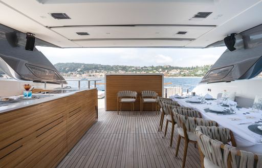 Charter yacht KRISTO flybridge setup