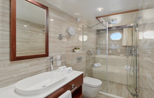 Ensuite onboard SY Corsario