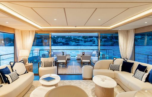 Charter yacht CALYPSO I main salon overview