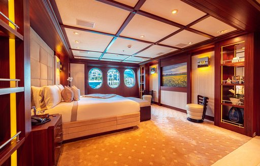Master cabin onboard charter yacht TRIDENT