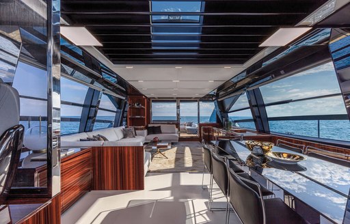 gecua motor yacht's alfresco dining spots