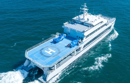 Helipad onboard charter yacht WAYFINDER