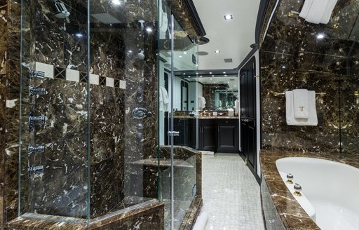 Superyacht charter TANZANITE marbled en suite