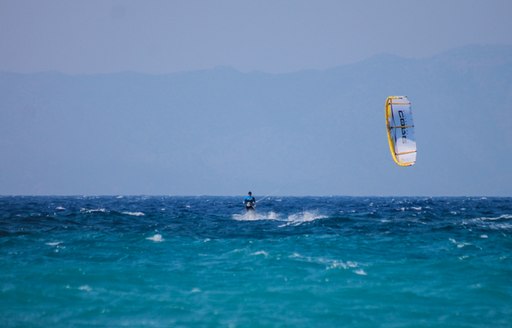 Kite surfing 