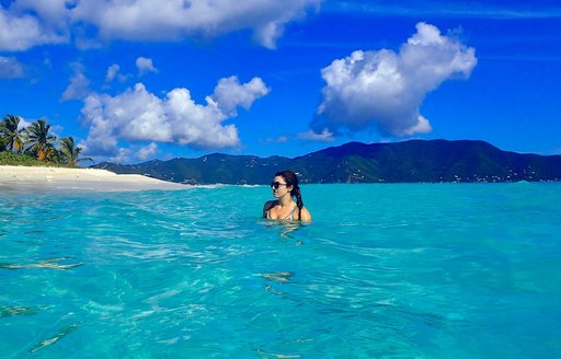 BVI - Jost Van Dyke - Sandy Cay swimming