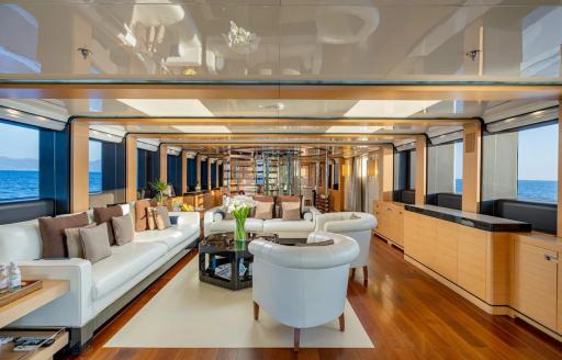 Charter yacht 2 LADIES upper salon