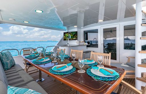 Charter yacht MARGATE alfresco dining setup