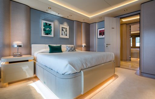 Large cabin on superyacht O'PARI