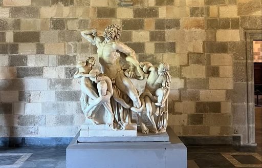 Palace of the Grand Master of the Knights of Rhodes statue