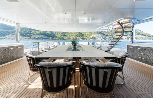 aft deck dining on board superyacht RUYA 