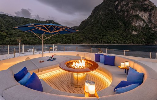 Superyacht charter TOP FIVE II firepit