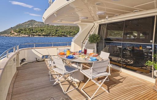 Charter yacht STAR LINK exterior dining option