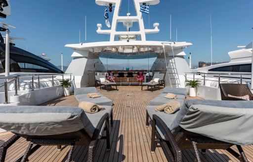 Charter yacht RARE FIND sun deck