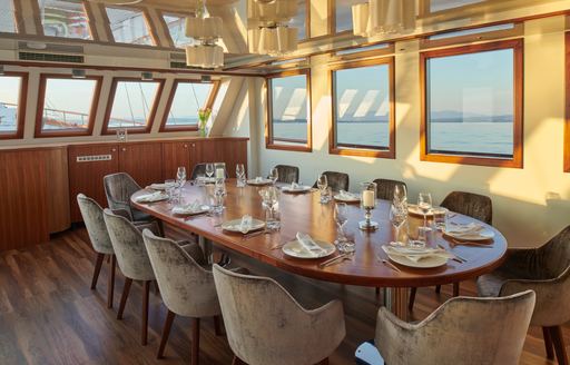 Formal dining onboard SY Corsario