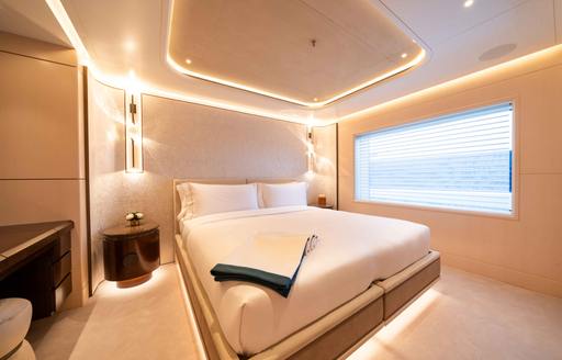 Superyacht charter SYMMETRY guest cabin