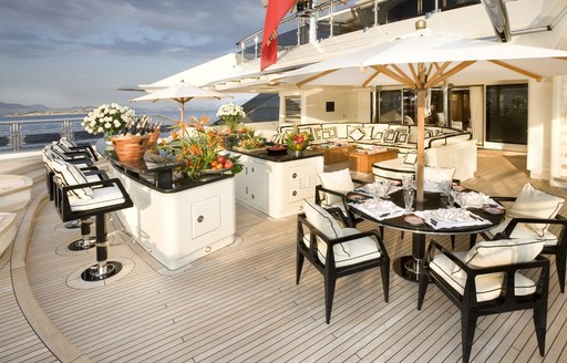 Superyacht 'Alfa Nero' offers a huge outdoor bar