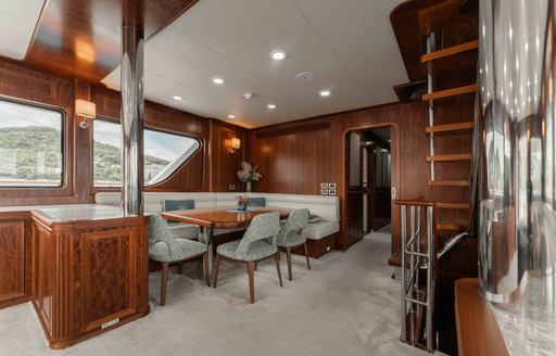 Charter yacht BEYOND CAPRICORN interior dining