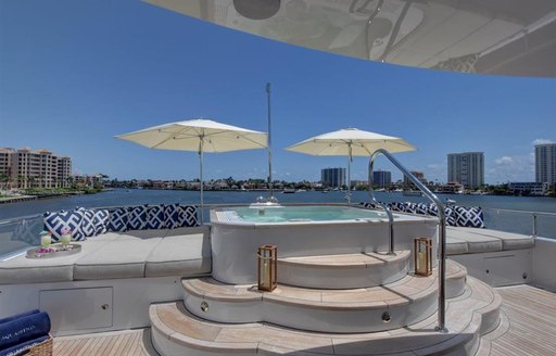 pool motor yacht aquasition