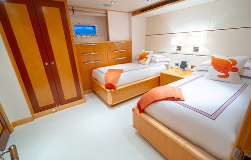 Charter yacht VICTORIA DEL MAR twin cabin