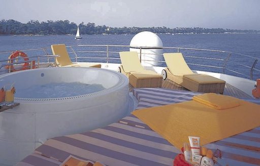 The spacious Jacuzzi on the sundeck of M/Y PHOENIX