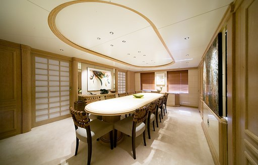 Dining room va bene motor yacht