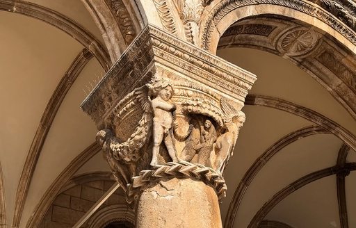 Dubrovnik - The Rector's Palace column details